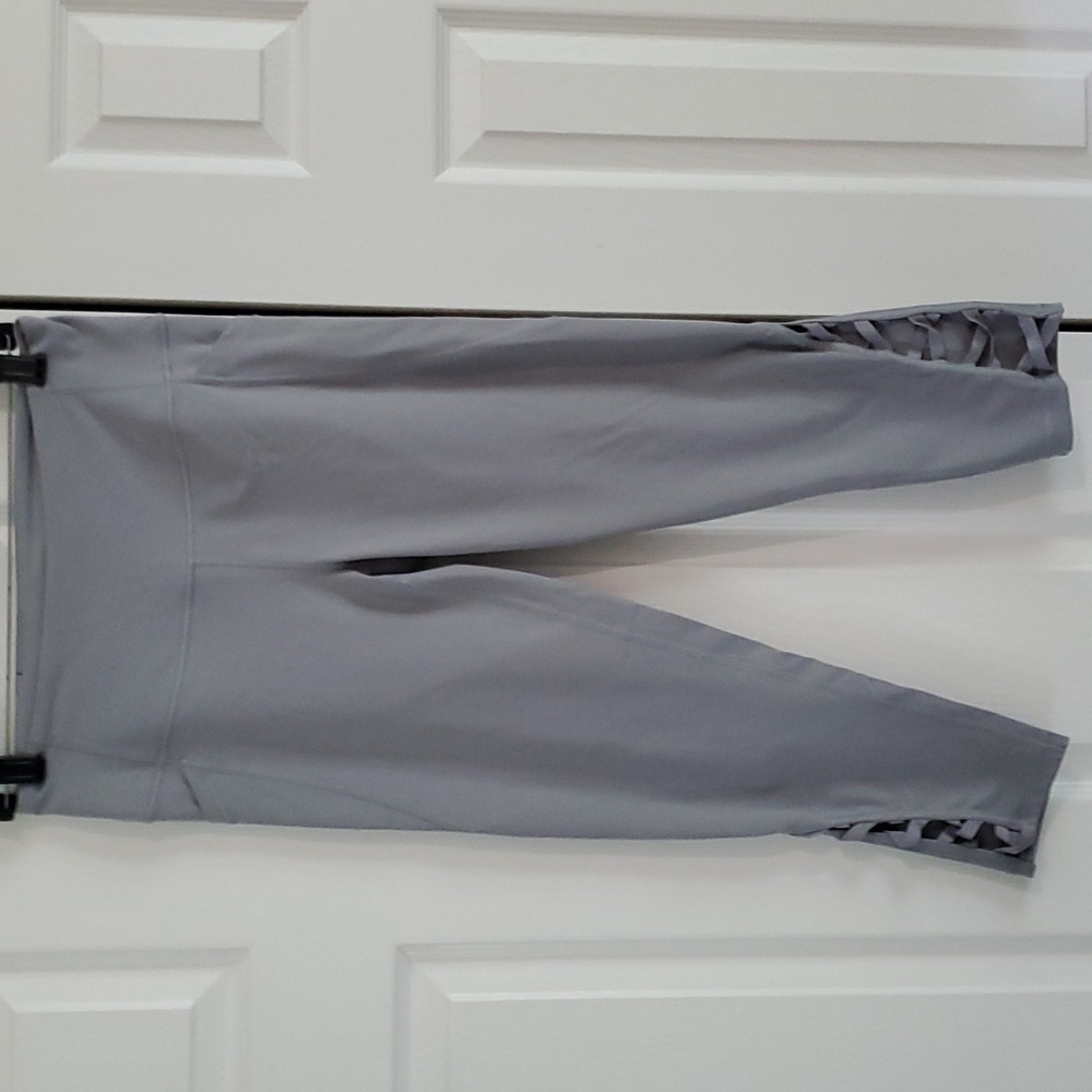 Victoria Sport work-out capri pants